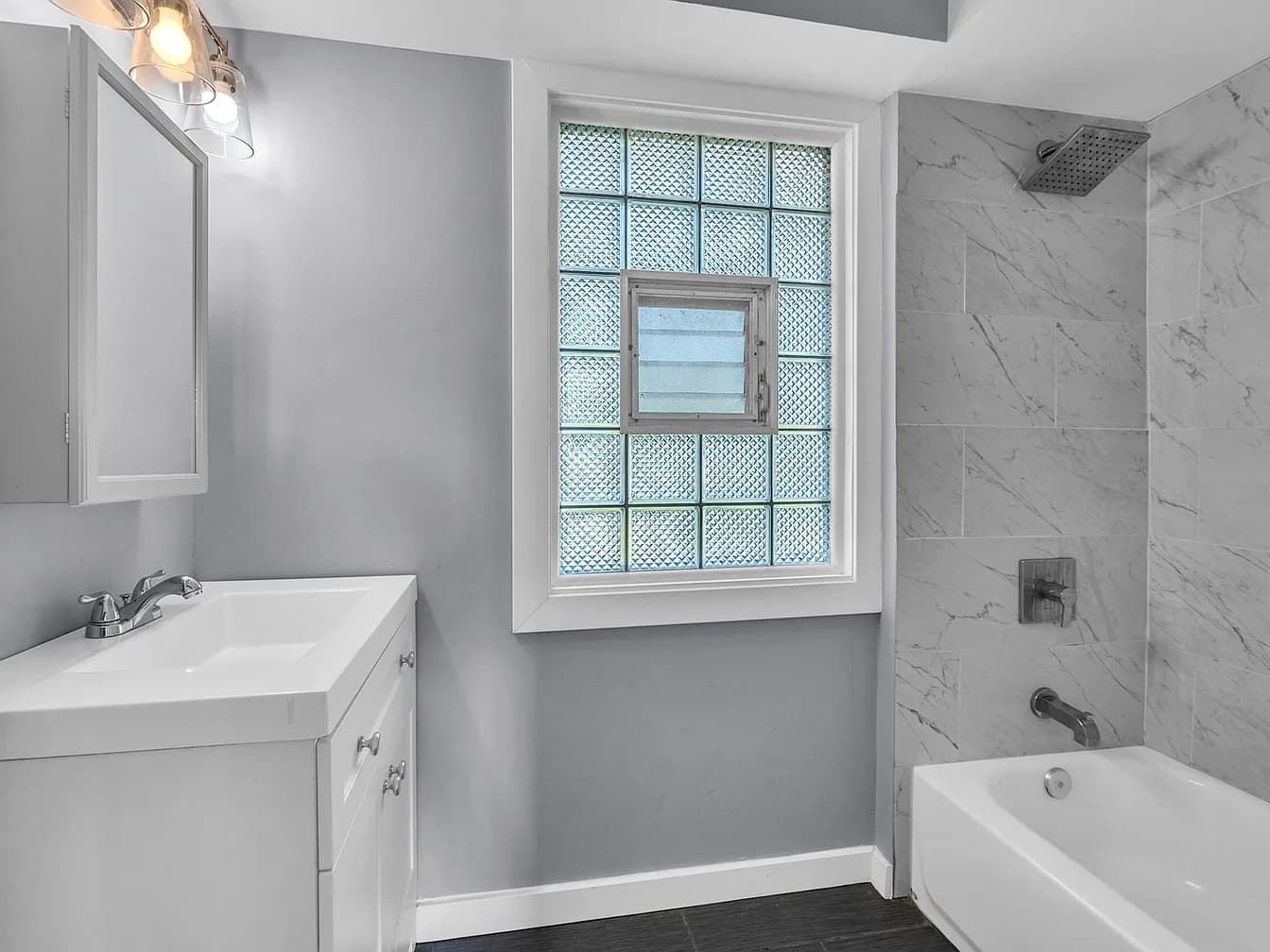 Gallery view 9 of 193 May St, Bensenville, IL 60106
