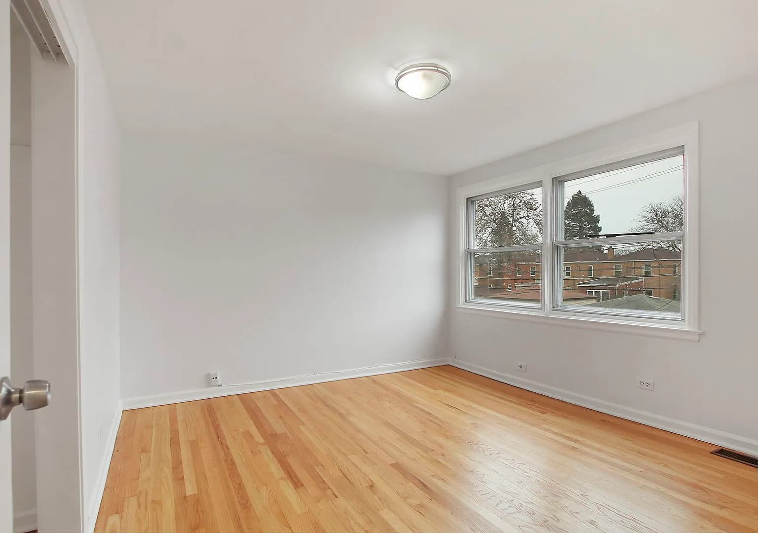 Gallery view 6 of 6521 N Kedzie Ave, Chicago, IL 60645