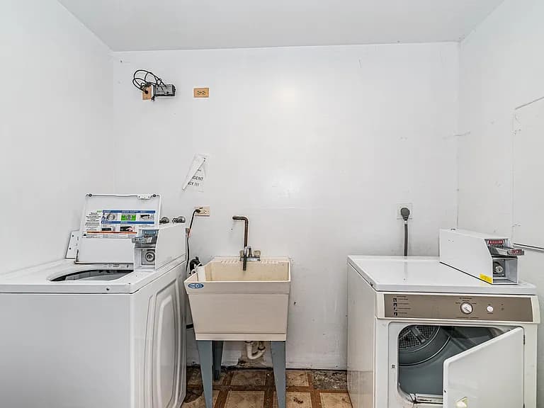 4259 Jennifer Ln Unit 3B property image