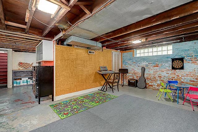 1495 Oakwood Ave property image
