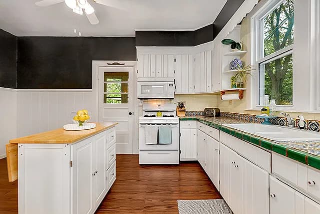 1495 Oakwood Ave property image