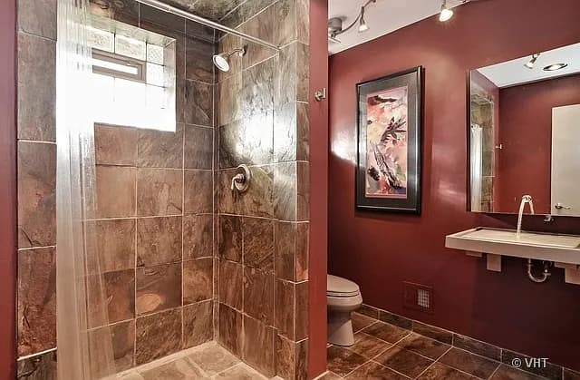6812 N Kenneth Ave property image